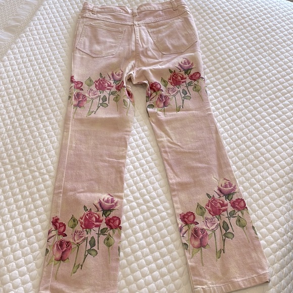 Pink denim jeans with rose pattern by Domallo size 10 - Picture 8 of 11